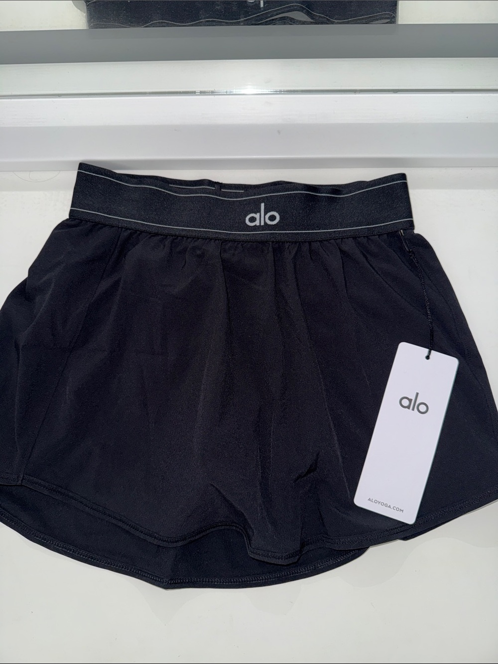 ALO Yoga Black Women’s Athletic Skort with Logo Waistband